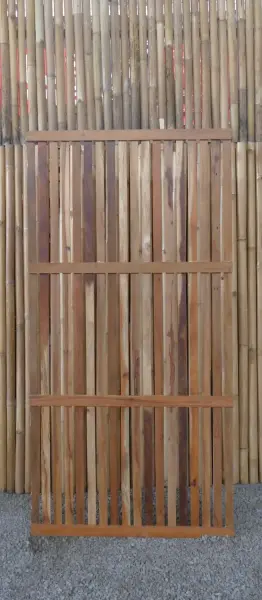 Product image 8 of the product “bamboo weave fence with laminated surround finished with 2 coats of pu ”